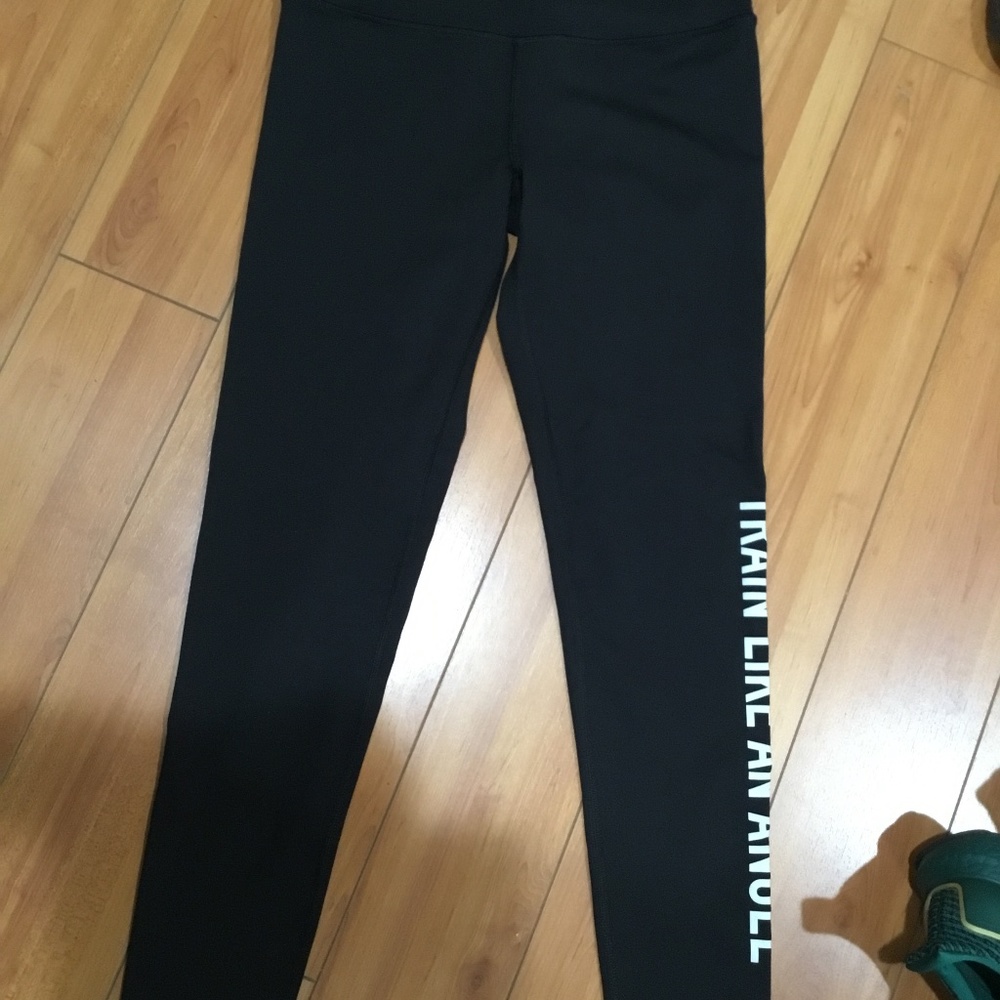 Victoria sport legging size small